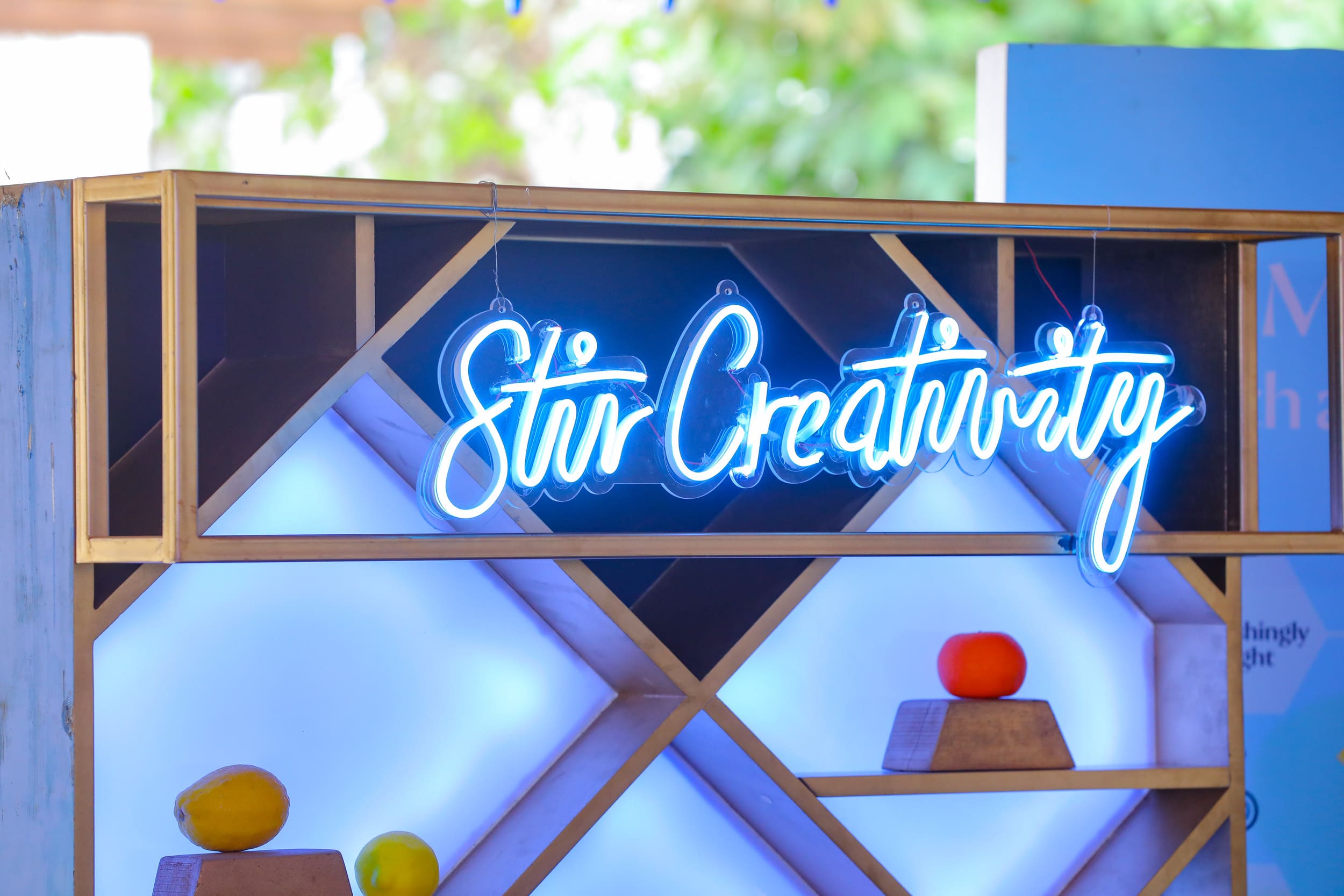 Stir your creativity Bombay Sapphire neon light